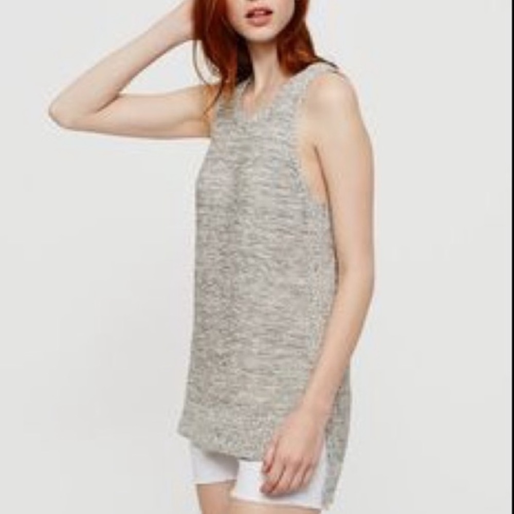 Lou & Grey Gray Knit Sleeveless Sweater Top